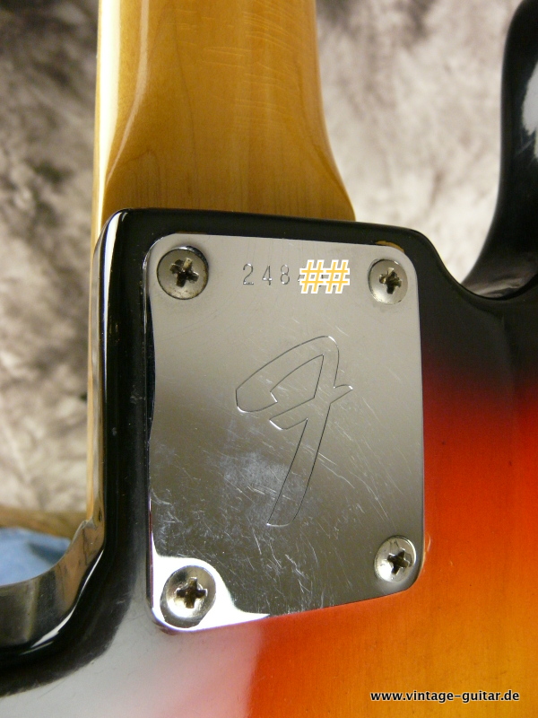 Fender _Precision-Bass_1968-oval-tuners-sunburst-011.JPG